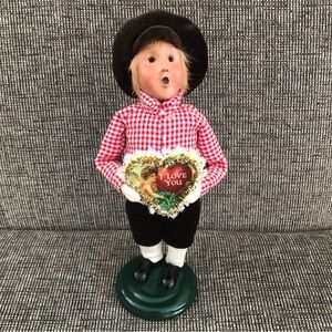 Rare, Hard to Find, Byers’ Choice 2011 Valentine Boy with Heart ❤️
